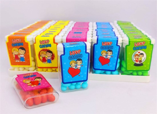 Сахарное драже  "LOVE IS" 10 гр. 50 шт. уп. 02836