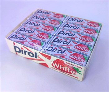 Жевательная резинка "Dirol" White клубника 13.6 гр. 30 шт. уп. 01567